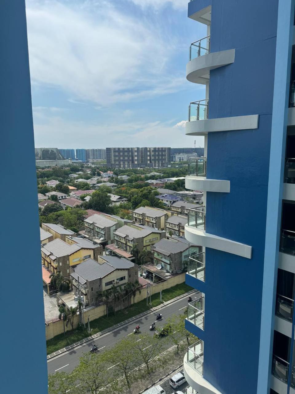 L Condotel Paranaque City Eksteriør billede
