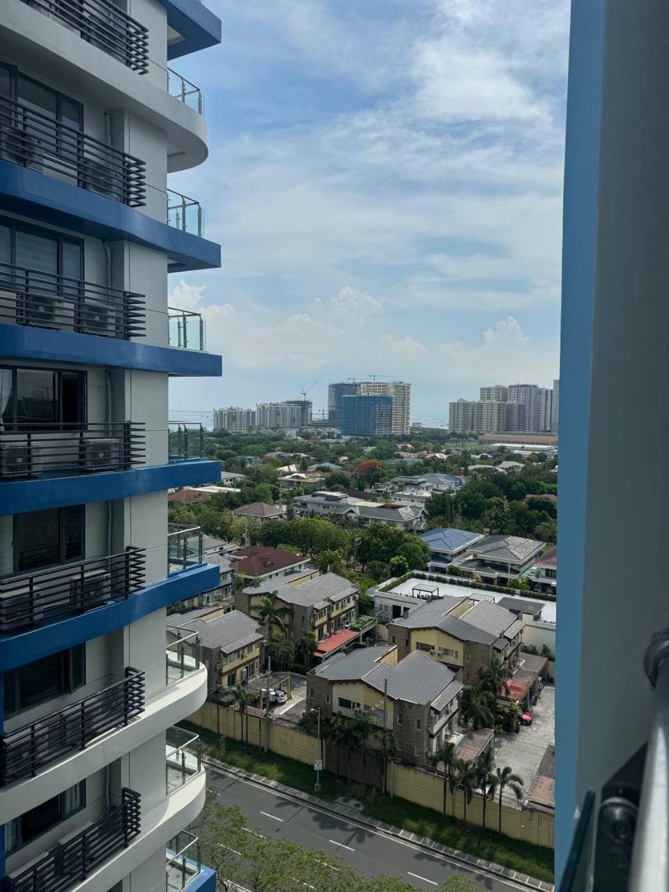 L Condotel Paranaque City Eksteriør billede