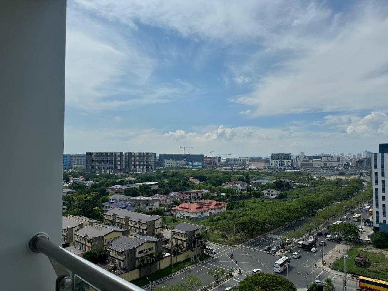 L Condotel Paranaque City Eksteriør billede