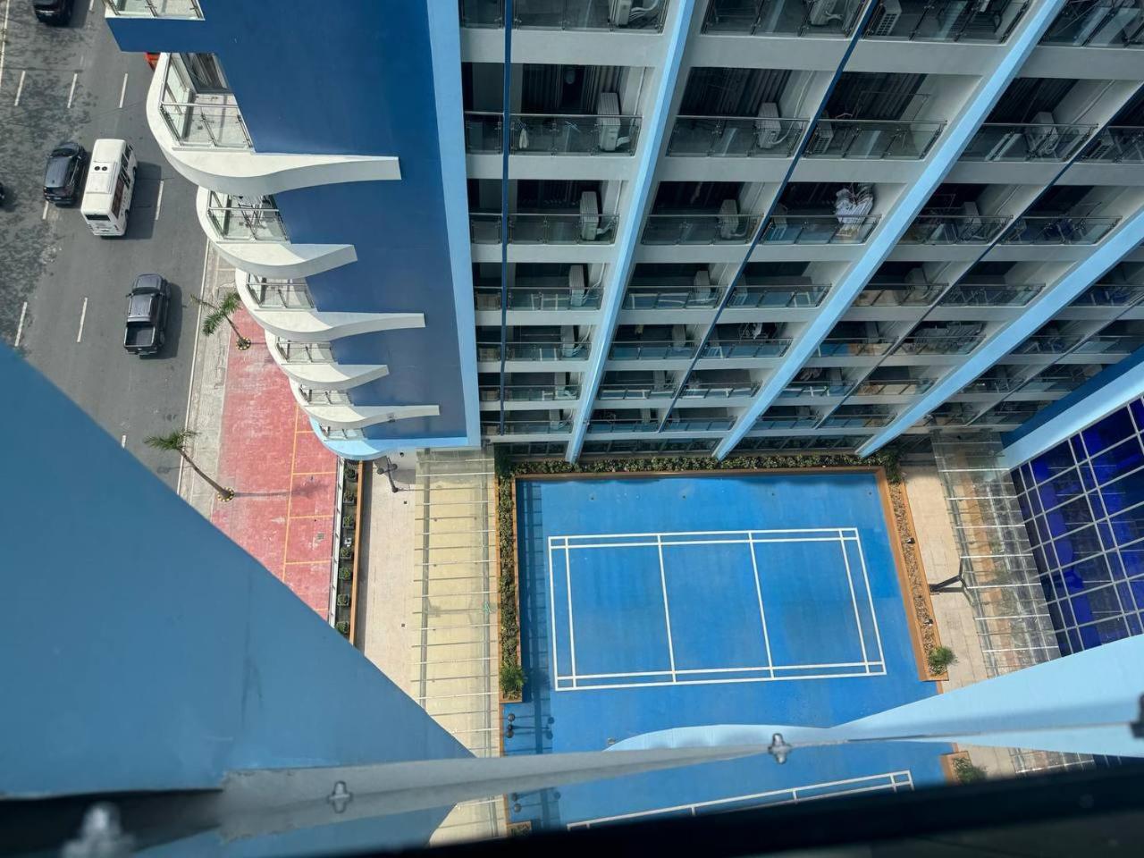 L Condotel Paranaque City Eksteriør billede
